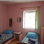 Villa In With Lush Garden