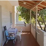Villa In With Lush Garden *