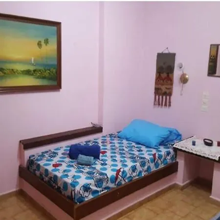 Вілла In With Lush Garden *