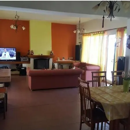 Villa In With Lush Garden Hersonissos (Crete)