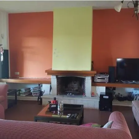 In With Lush Garden *