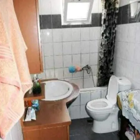 In With Lush Garden Vila *