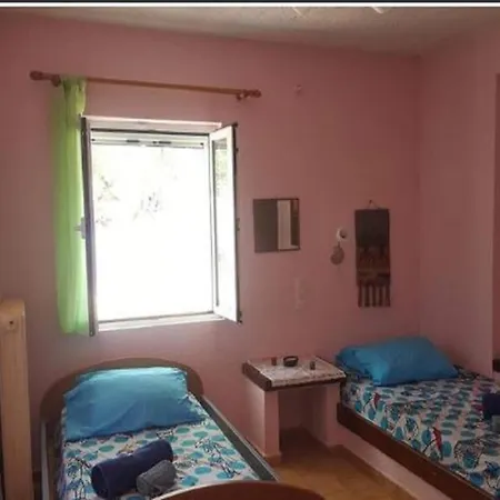 In With Lush Garden Hersonissos (Crete)