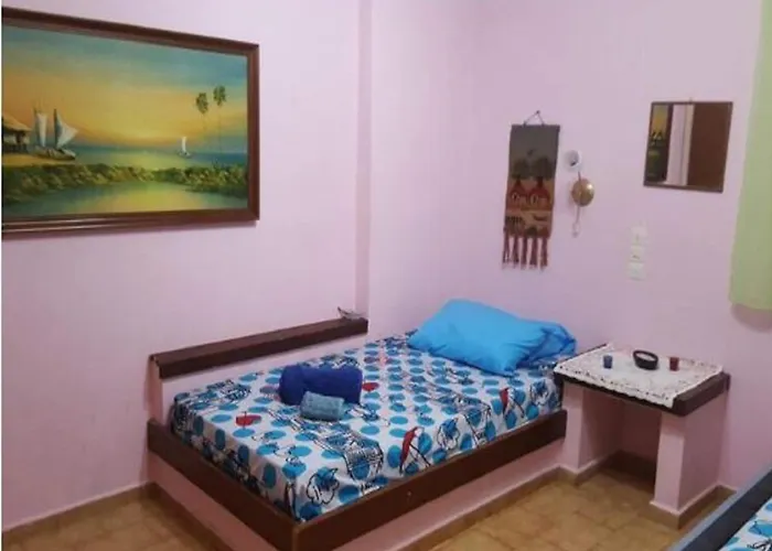 Vila In With Lush Garden *