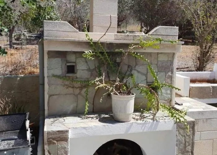 Vila In With Lush Garden Hersonissos (Crete)